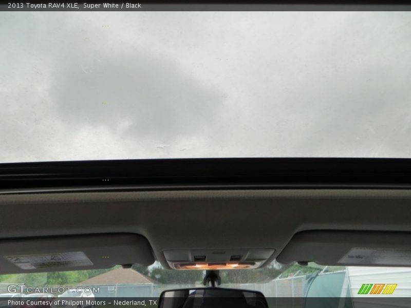 Super White / Black 2013 Toyota RAV4 XLE