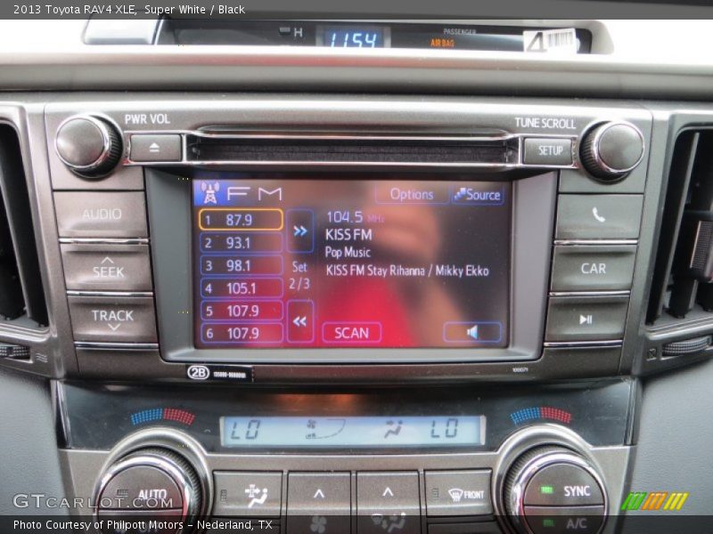 Super White / Black 2013 Toyota RAV4 XLE