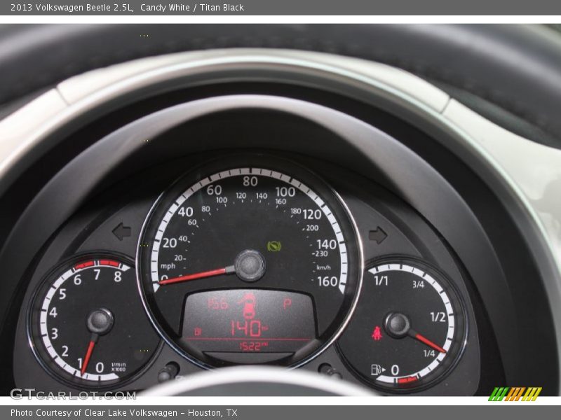 Candy White / Titan Black 2013 Volkswagen Beetle 2.5L