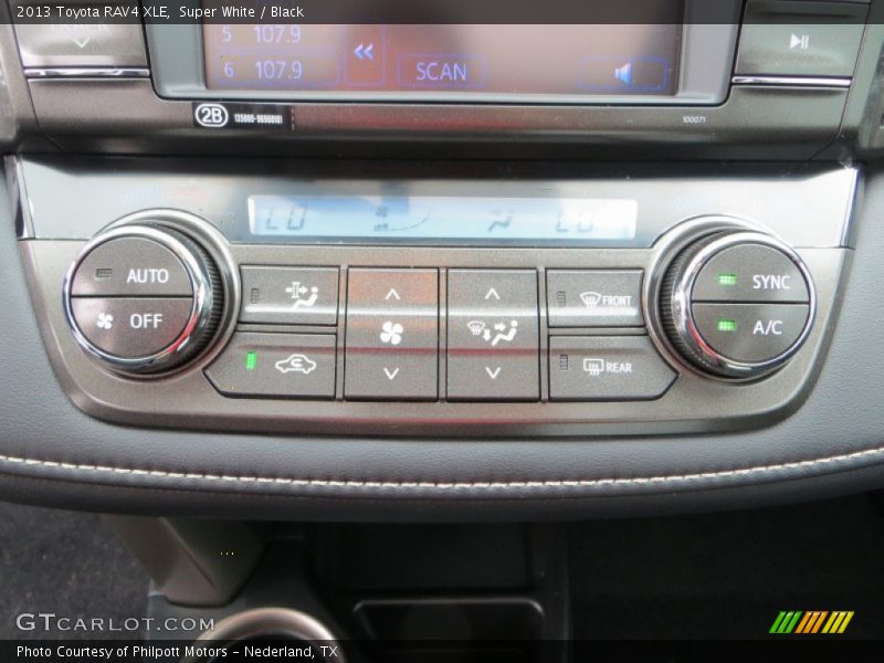 Super White / Black 2013 Toyota RAV4 XLE