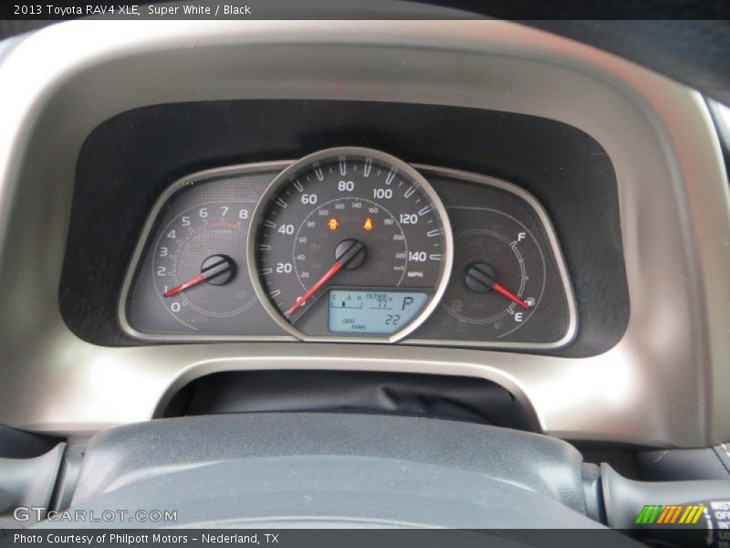 Super White / Black 2013 Toyota RAV4 XLE