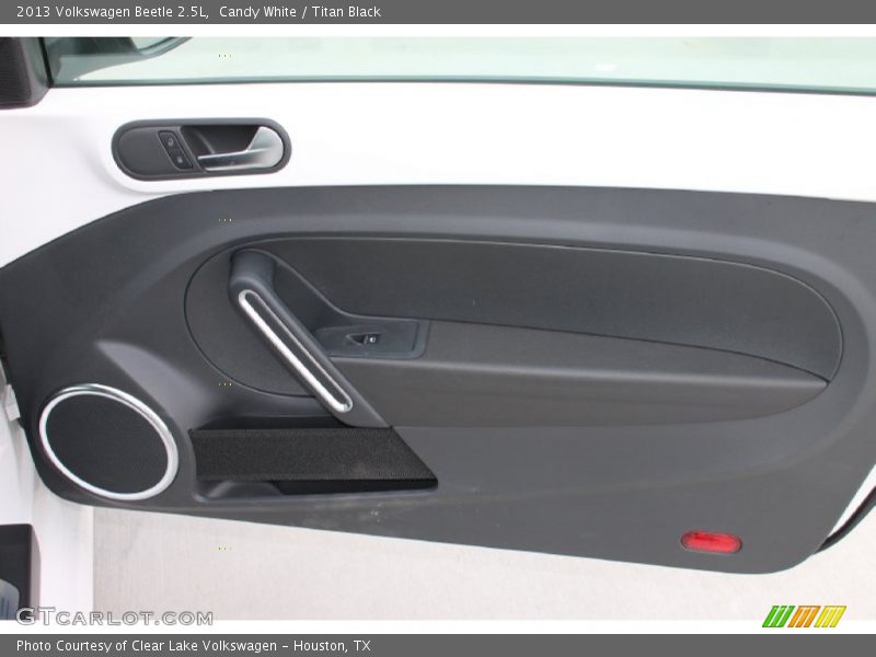 Candy White / Titan Black 2013 Volkswagen Beetle 2.5L