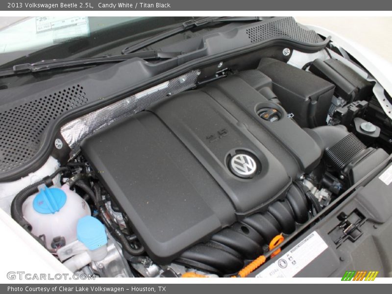 Candy White / Titan Black 2013 Volkswagen Beetle 2.5L
