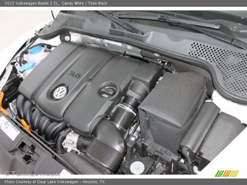 Candy White / Titan Black 2013 Volkswagen Beetle 2.5L