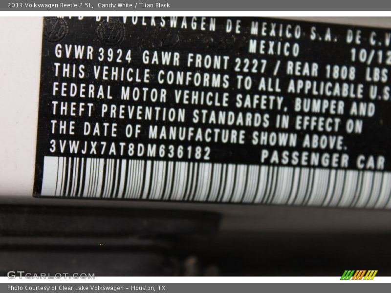 Candy White / Titan Black 2013 Volkswagen Beetle 2.5L