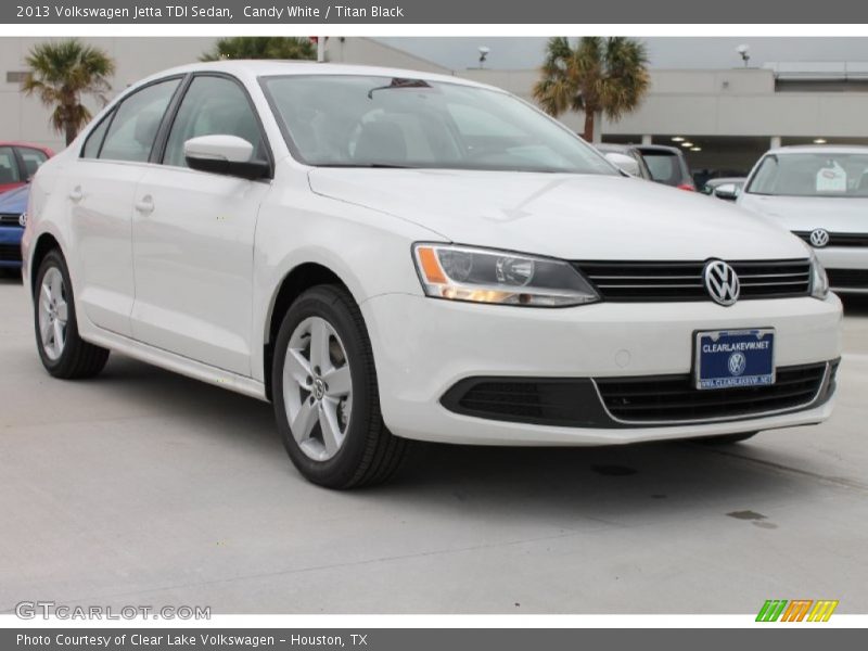 Candy White / Titan Black 2013 Volkswagen Jetta TDI Sedan
