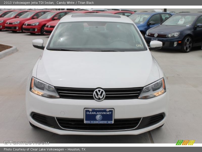 Candy White / Titan Black 2013 Volkswagen Jetta TDI Sedan