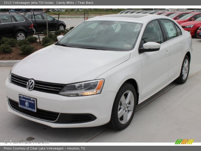 Candy White / Titan Black 2013 Volkswagen Jetta TDI Sedan