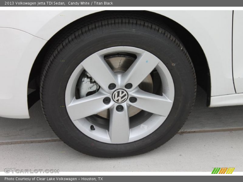 Candy White / Titan Black 2013 Volkswagen Jetta TDI Sedan