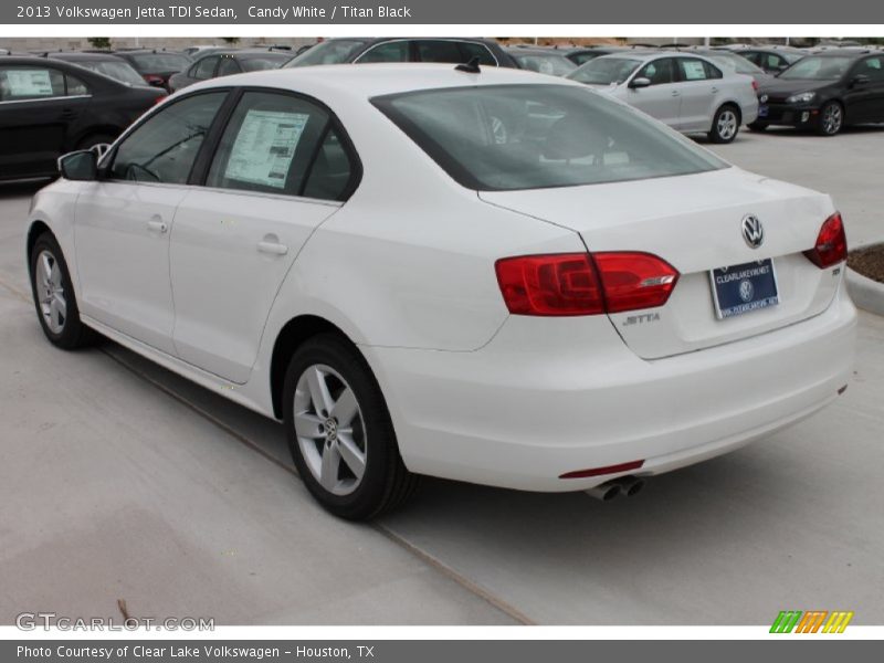 Candy White / Titan Black 2013 Volkswagen Jetta TDI Sedan