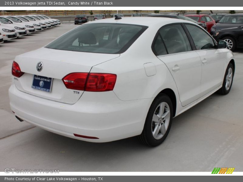 Candy White / Titan Black 2013 Volkswagen Jetta TDI Sedan