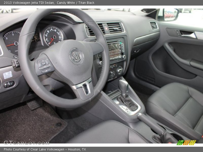 Candy White / Titan Black 2013 Volkswagen Jetta TDI Sedan