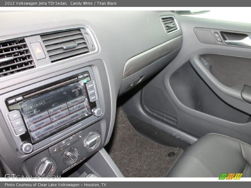 Candy White / Titan Black 2013 Volkswagen Jetta TDI Sedan