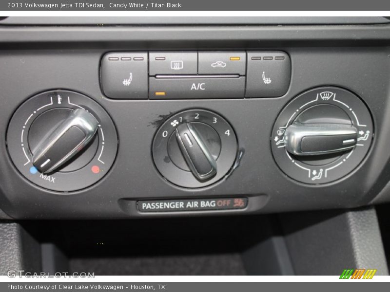 Candy White / Titan Black 2013 Volkswagen Jetta TDI Sedan