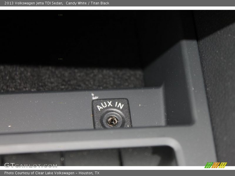 Candy White / Titan Black 2013 Volkswagen Jetta TDI Sedan
