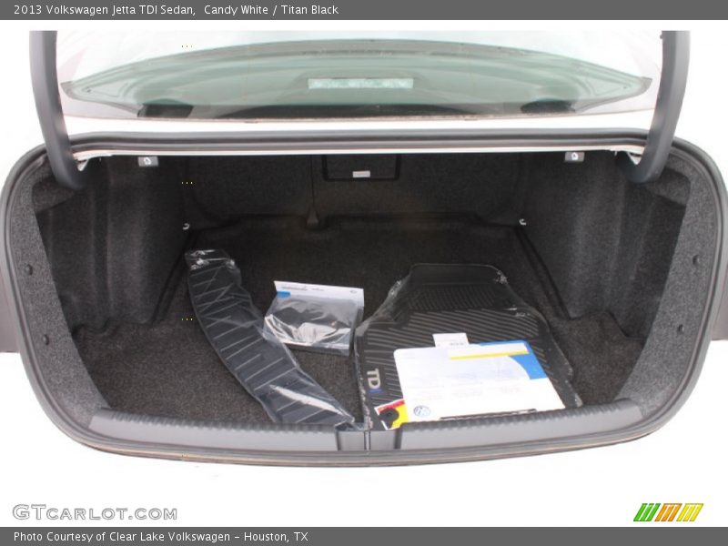 Candy White / Titan Black 2013 Volkswagen Jetta TDI Sedan