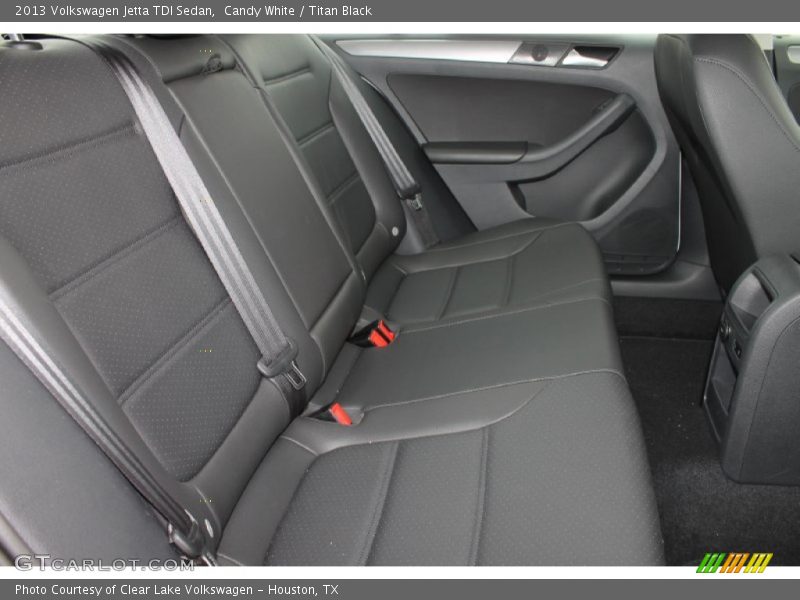Candy White / Titan Black 2013 Volkswagen Jetta TDI Sedan