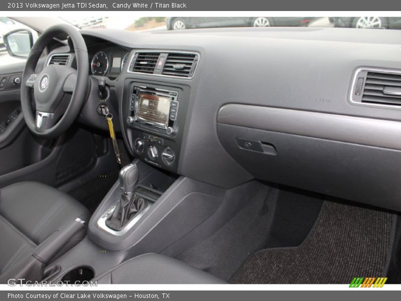 Candy White / Titan Black 2013 Volkswagen Jetta TDI Sedan