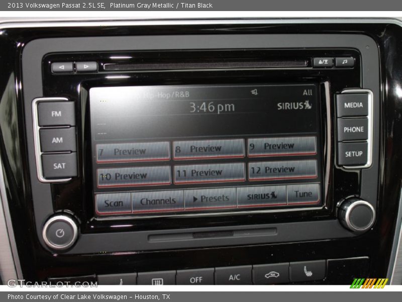 Platinum Gray Metallic / Titan Black 2013 Volkswagen Passat 2.5L SE