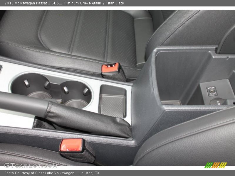 Platinum Gray Metallic / Titan Black 2013 Volkswagen Passat 2.5L SE