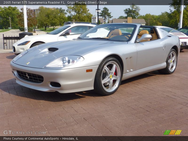 Front 3/4 View of 2005 575 Superamerica Roadster F1