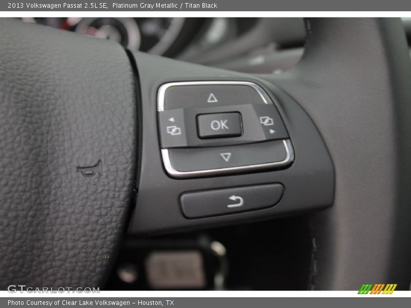 Platinum Gray Metallic / Titan Black 2013 Volkswagen Passat 2.5L SE