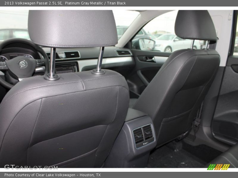 Platinum Gray Metallic / Titan Black 2013 Volkswagen Passat 2.5L SE