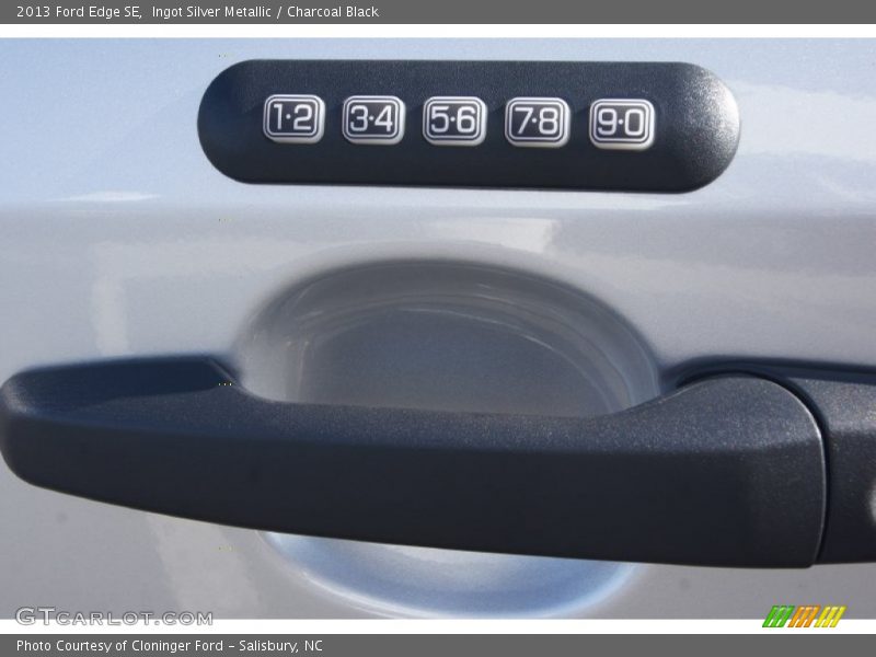 Ingot Silver Metallic / Charcoal Black 2013 Ford Edge SE