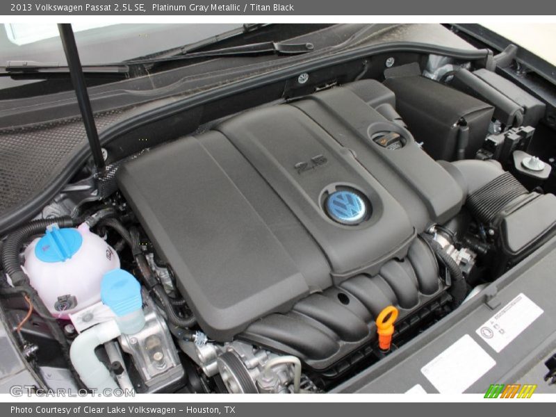 Platinum Gray Metallic / Titan Black 2013 Volkswagen Passat 2.5L SE