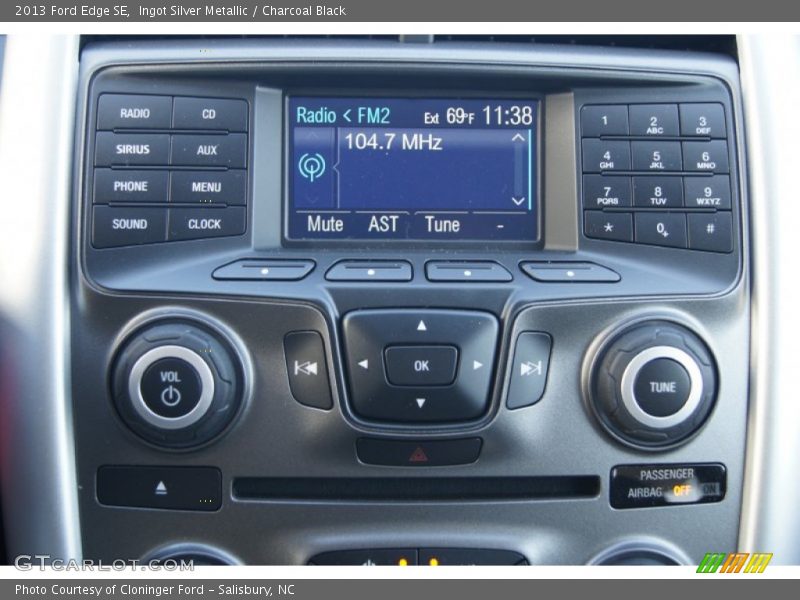 Ingot Silver Metallic / Charcoal Black 2013 Ford Edge SE
