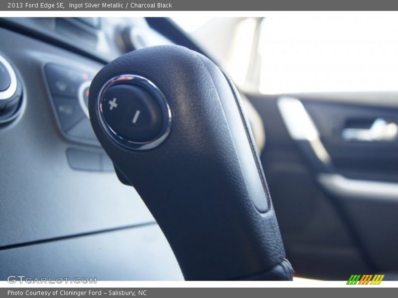 Ingot Silver Metallic / Charcoal Black 2013 Ford Edge SE
