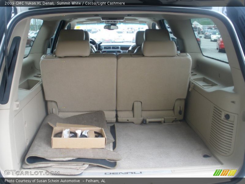Summit White / Cocoa/Light Cashmere 2009 GMC Yukon XL Denali