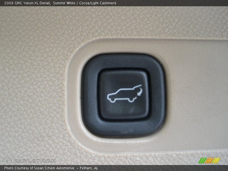 Summit White / Cocoa/Light Cashmere 2009 GMC Yukon XL Denali