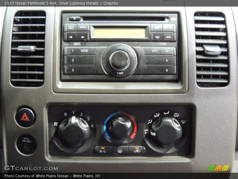 Silver Lightning Metallic / Graphite 2010 Nissan Pathfinder S 4x4