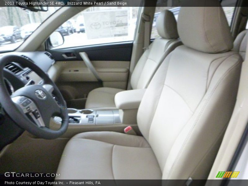 Blizzard White Pearl / Sand Beige 2013 Toyota Highlander SE 4WD