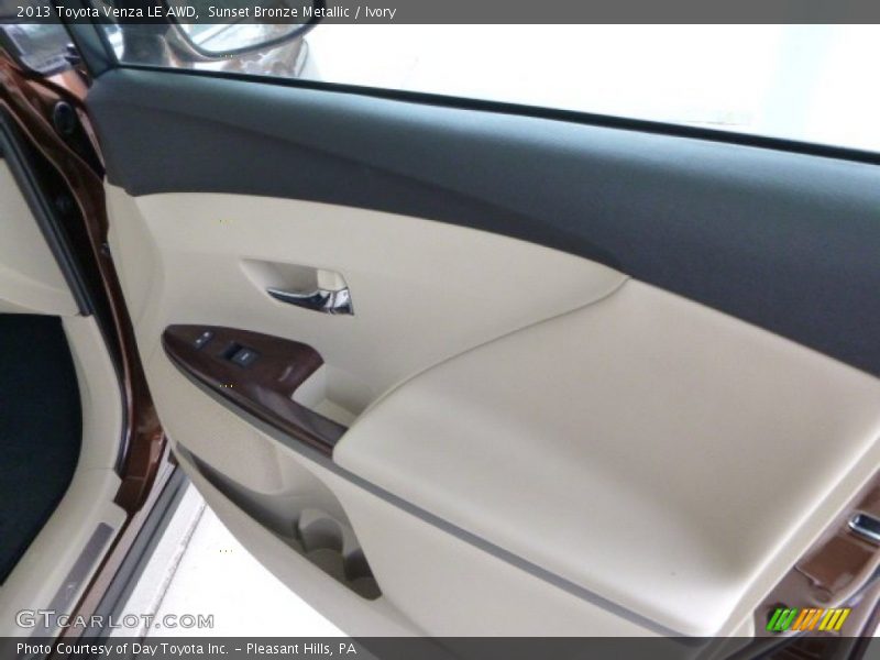Sunset Bronze Metallic / Ivory 2013 Toyota Venza LE AWD