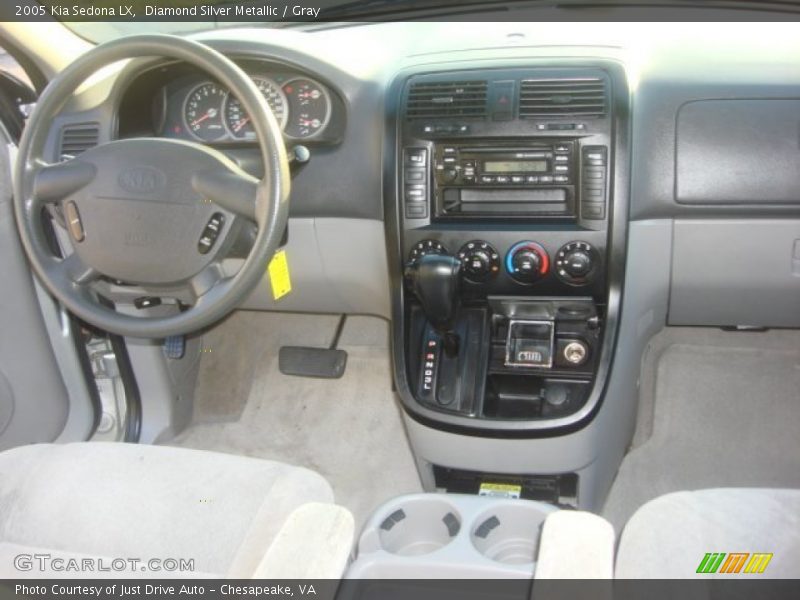 Diamond Silver Metallic / Gray 2005 Kia Sedona LX