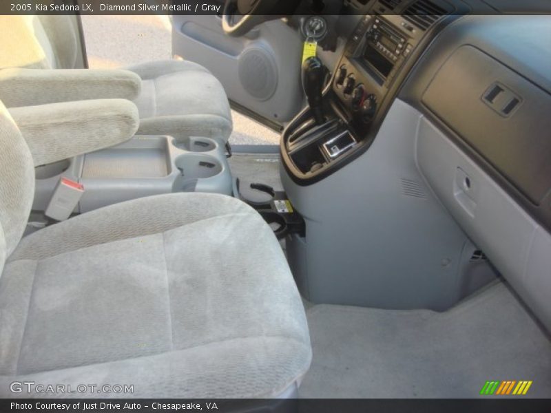 Diamond Silver Metallic / Gray 2005 Kia Sedona LX