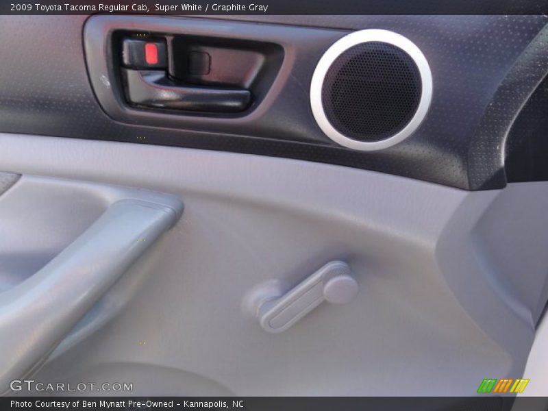 Super White / Graphite Gray 2009 Toyota Tacoma Regular Cab