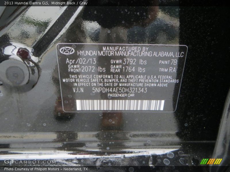 Midnight Black / Gray 2013 Hyundai Elantra GLS