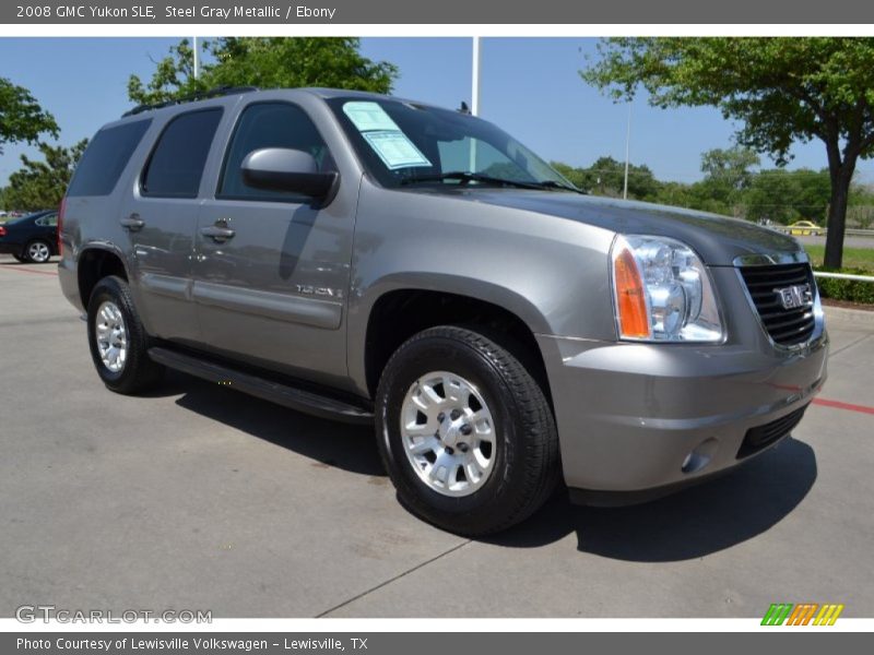 Front 3/4 View of 2008 Yukon SLE