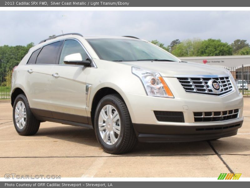 Front 3/4 View of 2013 SRX FWD