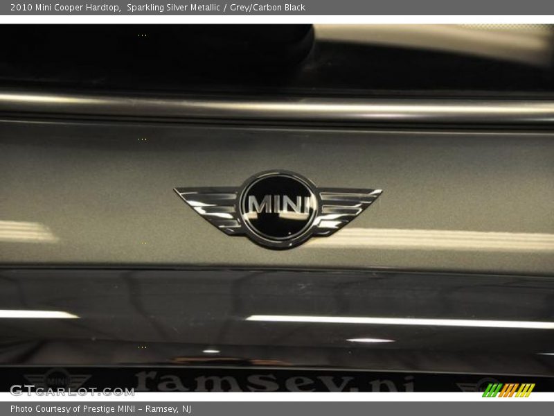 Sparkling Silver Metallic / Grey/Carbon Black 2010 Mini Cooper Hardtop