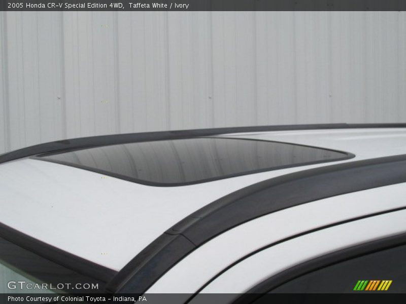 Taffeta White / Ivory 2005 Honda CR-V Special Edition 4WD