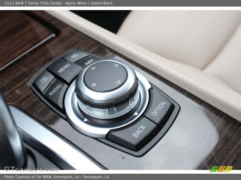 Controls of 2011 7 Series 740Li Sedan