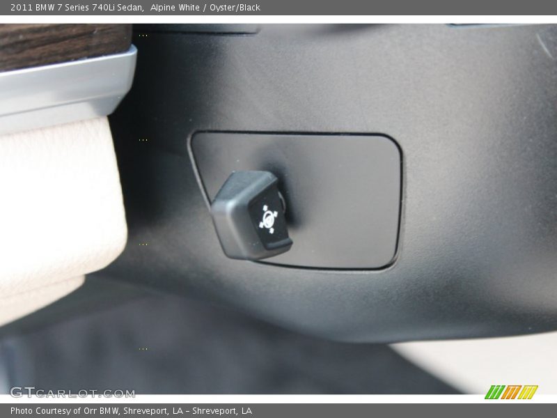 Alpine White / Oyster/Black 2011 BMW 7 Series 740Li Sedan