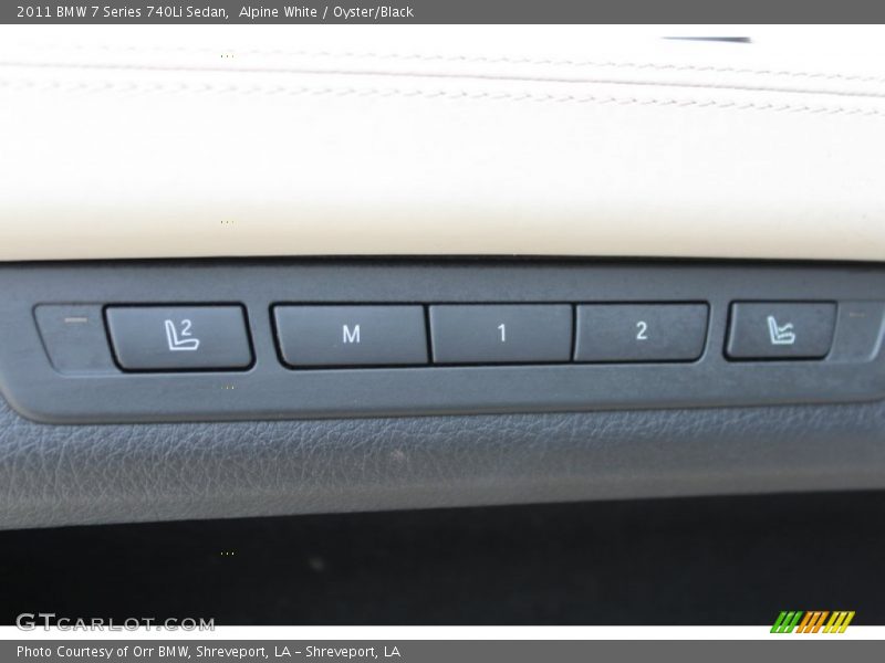 Controls of 2011 7 Series 740Li Sedan