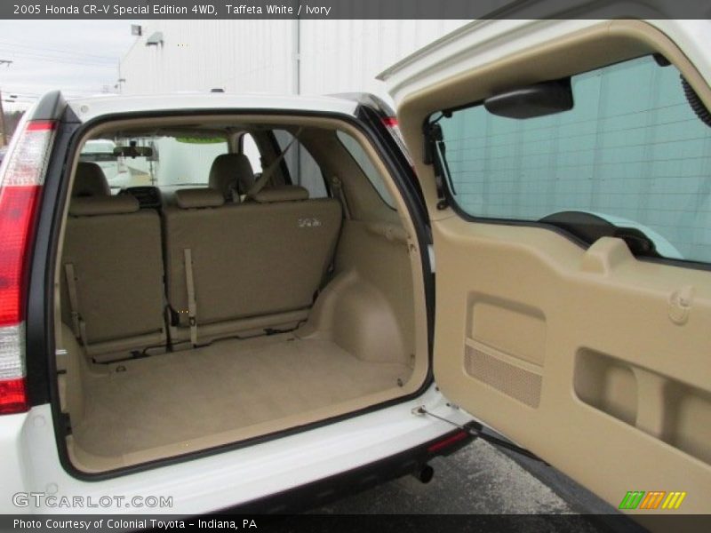 Taffeta White / Ivory 2005 Honda CR-V Special Edition 4WD