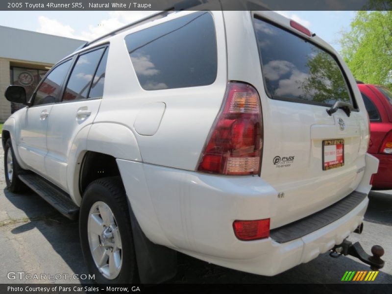 Natural White / Taupe 2005 Toyota 4Runner SR5