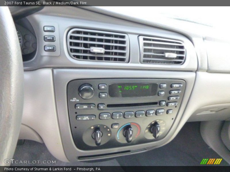 Black / Medium/Dark Flint 2007 Ford Taurus SE